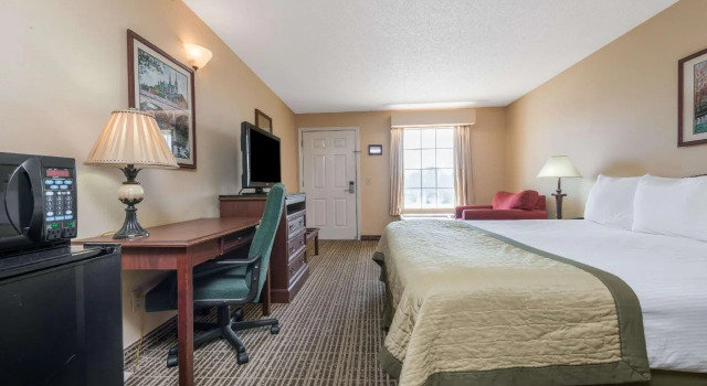 Baymont Inn and Suites - Greenville/I-65