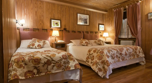 Hotel Castor, Забронировать Отель Аяс Шамполюк