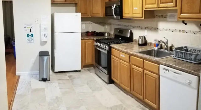 Номер Standard 500 Estates LLC