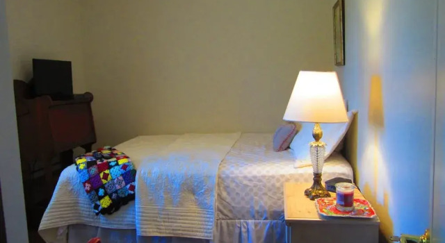 The McAlpine House, Book Hotel Hoteller i Hastings Highlands med parkering, Parkering