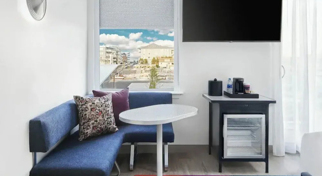 Двухместный номер Standard с балконом Aloft by Marriott Ocean City