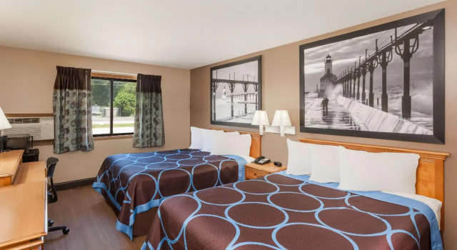 Четырёхместный номер Standard Quality Inn Elkhart