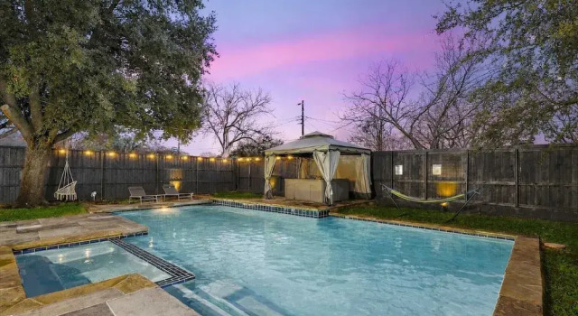 Upscale 6BR Home With Pool, Hot Tub & Game Room, Забронировать Вилла Фармерс-Бранч Dallas - Fort Worth Metropolitan Area