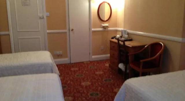 Семейный номер Standard Balmoral House Hotel