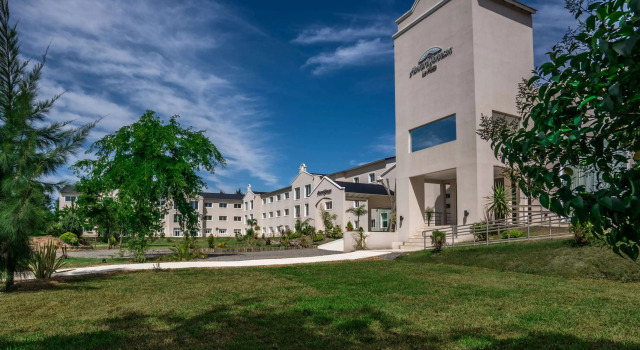 Howard Johnson by Wyndham La Plata, Забронировать Отель СПА-отели Ла-Платы, SPA-услуги