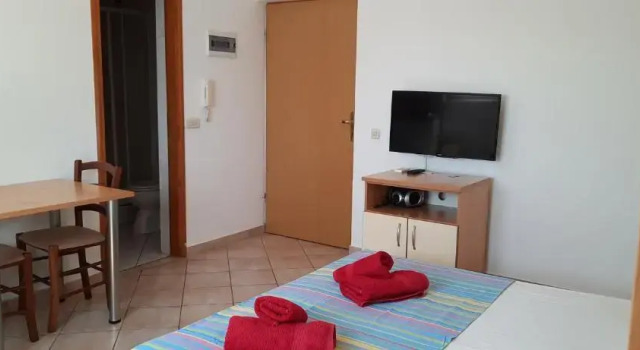 Апартаменты с видом на сад Apartments Dada