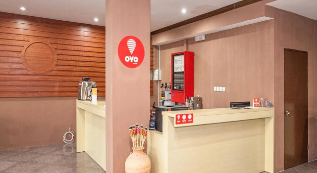 OYO Rooms Lorong Hiburan Penampang, Rezerwuj Hotel Hotele w Penampang z parkingiem, Parking