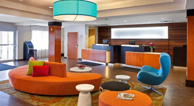 Fairfield Inn & Suites Toronto Brampton, Varaa Hotelli Brampton 