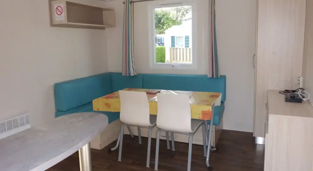 Camping de Lanven, Rezervasyon Kamp Alanı Plomeur otoparklı oteller, Otopark