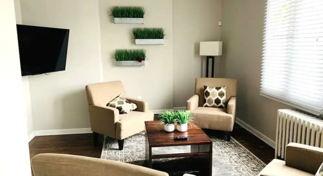 Коттедж Great 6 Bedroom Peaceful Family Retreat in the University District