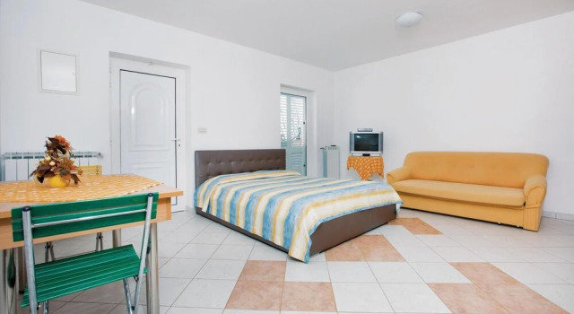 Awesome Home in Moscenicka Draga With Wifi and 0 Bedrooms, Забронировать Отель Отели Приморско-Горанской жупания с парковкой, Парковка
