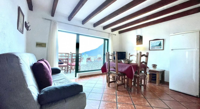 Apartment in rural house with Wifi and ocean view
