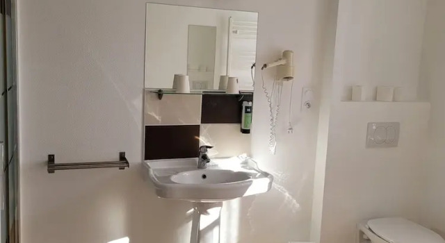 Номер Comfort Logis Hôtel Au Moyne de Saire