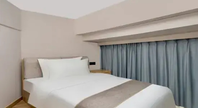 Двухместный люкс Unitour Hotel (Changsha Gaotie Nanzhan International Huizhanzhongxin)