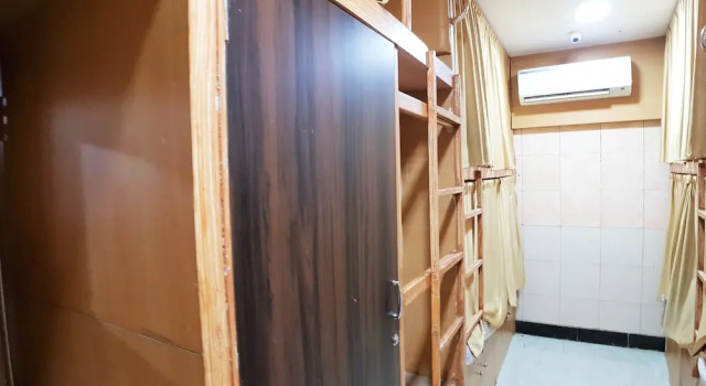 Кровать в общем номере (мужской номер) Hexahostel Mabrook