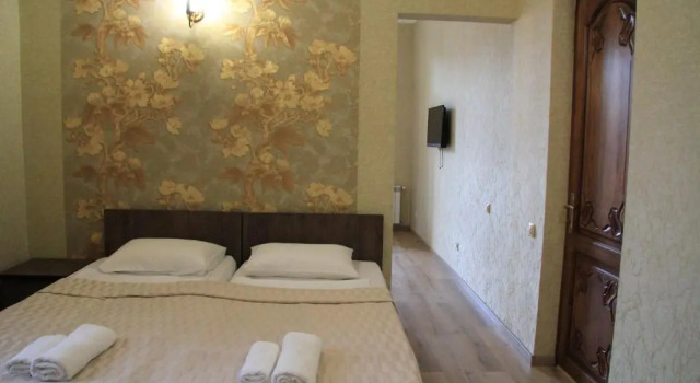 Четырёхместный номер Standard с балконом Hotel Chero