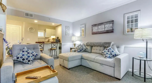 Norwich Vacation Rental w/ Golf Course Views!, Rezervasyon Otel Norwich Connecticut