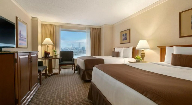 Четырёхместный номер Deluxe Harrah's Council Bluffs – A Caesars Rewards Destination