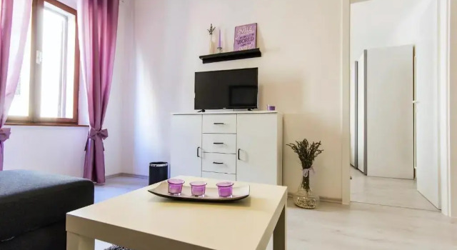 Center Apartment Lori, Забронировать Апартаменты/квартира Пула Pula Riviera, рядом с Pula Twin Gates