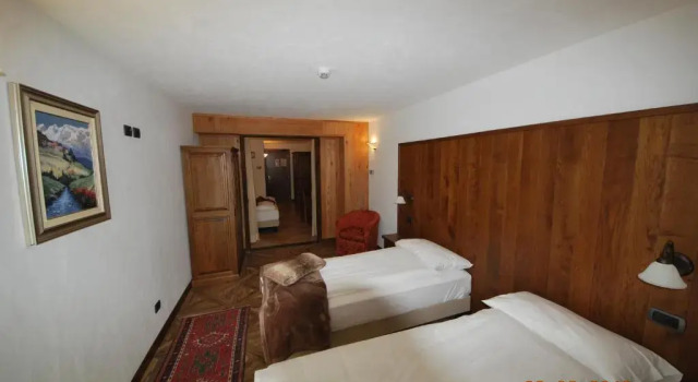 Четырёхместный номер Superior Hotel Bellevue