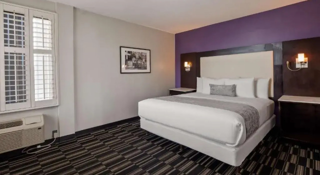 Четырёхместный семейный люкс SureStay Hotel by Best Western Beverly Hills West LA