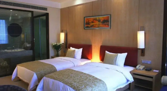 Emei Paradise Hot Spring Holiday Hotel, Varaa Hotelli Leshan Sichuan