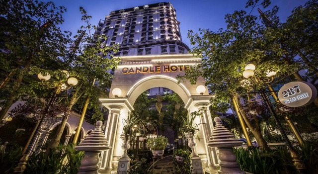 Super Candle Hotel