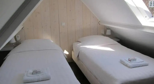 Omas kleine huisje, Book Hotel Veere 