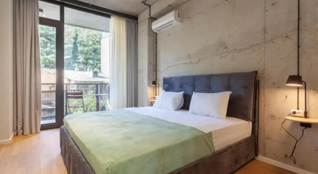 Spacious 3 BedroomR and 2 balcony Apartment in the city center