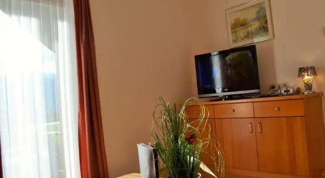 Ferienwohnungen Seerose direkt am See, Rezerwuj Hotel Hotele w Karyntia z parkingiem, Parking