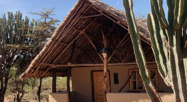 Номер Luxury Maji Moto Maasai Cultural Camp