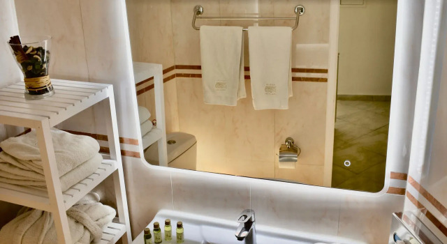 Полулюкс Aeolos Art & Eco Suites Adults Only