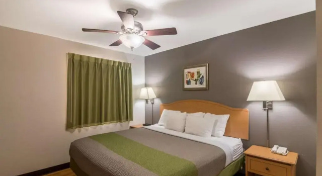 Четырёхместный номер Deluxe Blue Bonnet Suites Extended Stay Lubbock, Texas