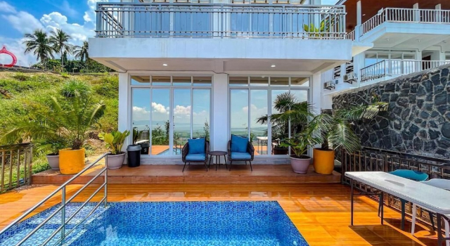 Вилла с балконом и с видом на город Caliraya Heights Resorts and Events Place