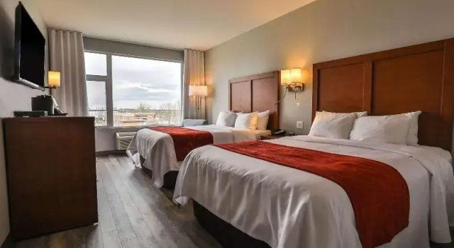 Четырёхместный номер Standard Comfort Inn and Suites St Jerome