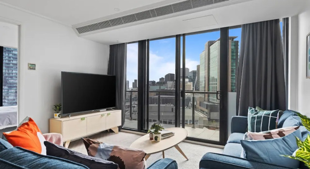 Семейные апартаменты с 3 комнатами Nook Melbourne Apartments
