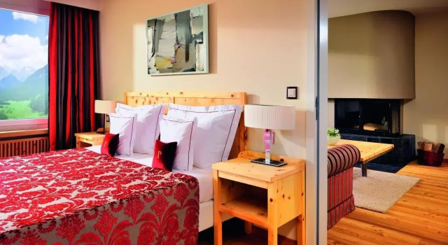 Hotel Paradies, Book Hotel Hotels in Grisons with Parking, Parking