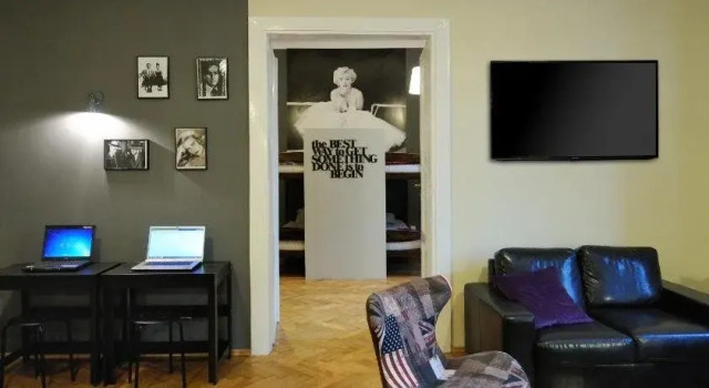 Hollywood Hostel, Забронировать Хостел Хостелы Кракова, рядом с Базилика святой Марии, Хостел