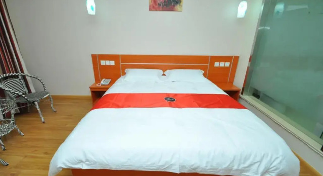 Thank Inn Chain Hotel West Eleven Road Mall, Prenota Hotel Hotel a Shandong con parcheggio, Parcheggio