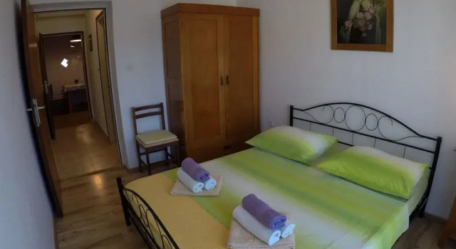 Antique Apartment With Balcony, Prenota Appartamento Hotel a Croatian Islands con parcheggio, Parcheggio