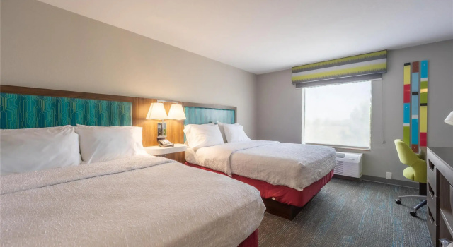 Четырёхместный номер Standard Hampton Inn Elkhorn Lake Geneva Area