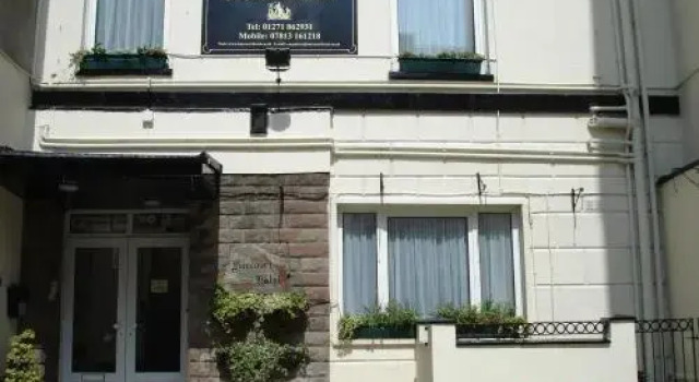 Harcourt Hotel