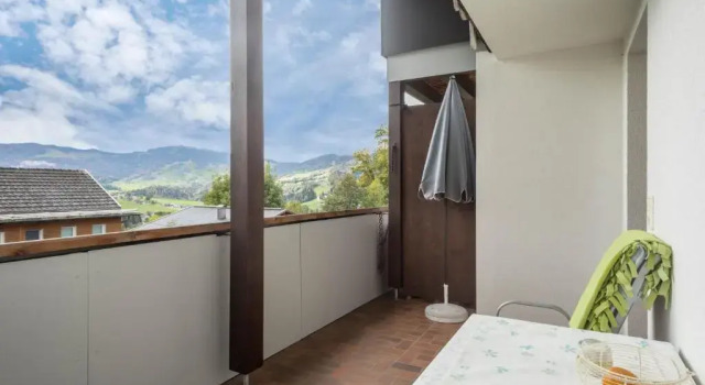 Försterhaus Wohnung Dachgeschoss, Rezerwuj Apartament Hotele w Bregenzerwald z parkingiem, Parking