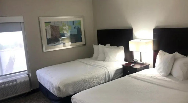 Четырёхместный люкс c 1 комнатой Best Western Plus Lafayette Vermilion River Inn & Suites