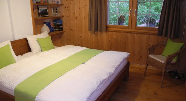 B&B Casa Claudia, Rezerwuj Bed and Breakfast Hotele w Neckertal z parkingiem, Parking