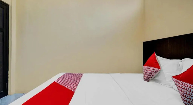 Двухместный номер Deluxe Urbanview Hotel Pondok Sabaraya Syariah by RedDoorz