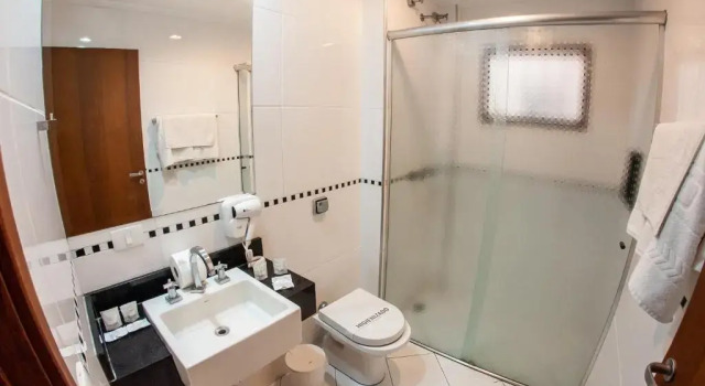 Трёхместный номер Standard London Hotel Londrina
