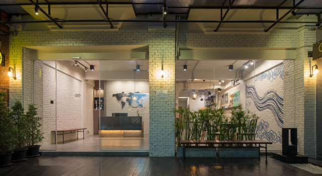 Кровать в общем номере Natee Hostel
