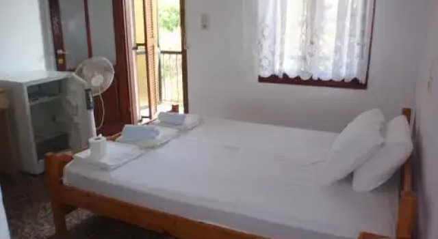 Meraklis Rooms, Reservar Hotel Kato Karyotes Grécia