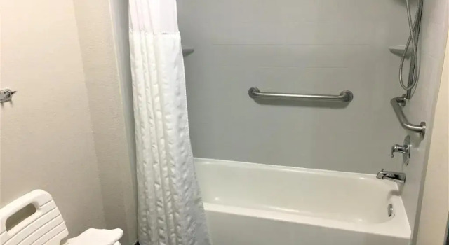 Двухместный номер Standard Comfort Suites Nashville Airport - BNA